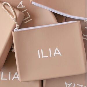 ILIA beauty / travel bag